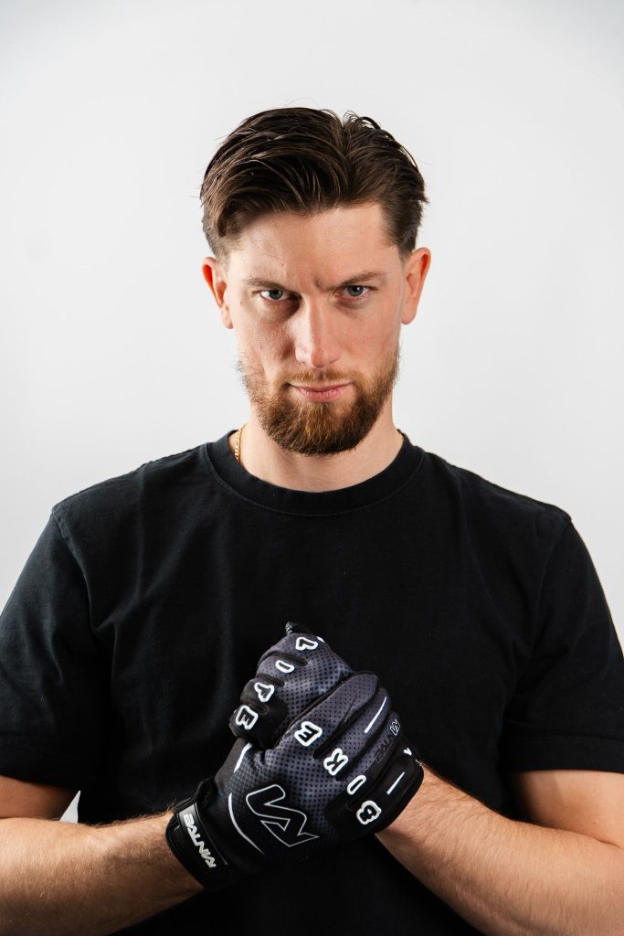 Balnia univers visuel streetwear moto